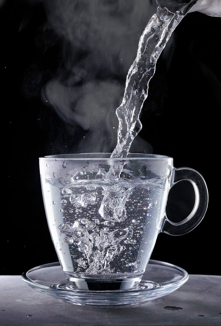 Czy próbowałeś już zastąpić codzienne napoje gorącą przegotowaną wodą?